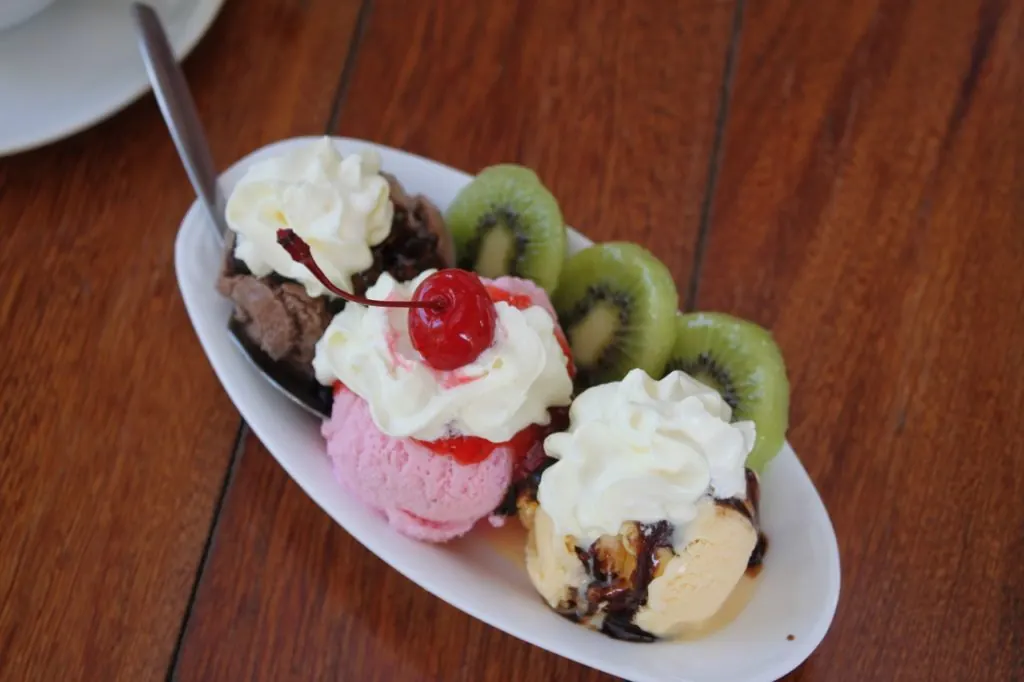 Helado casero sin huevo: chocolate y nata, sin heladera