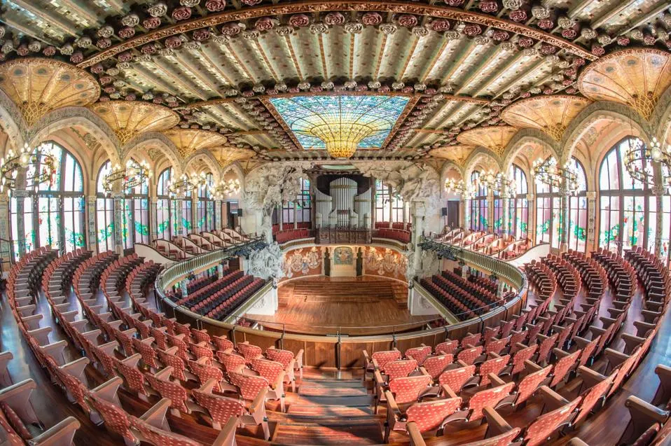 Helado cerca del Palau de la Música en Barcelona